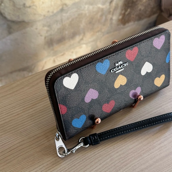 Coach - Picture 7 of 16